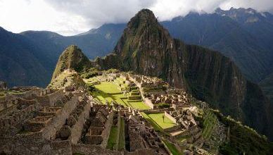 ¿Cuáles son algunos lugares de interés en Perú?