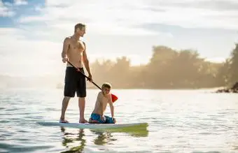 Stand Up Paddle Board padre e hijo 