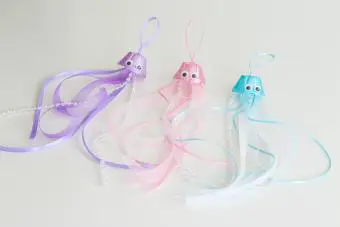 Adorno artesanal de medusas 