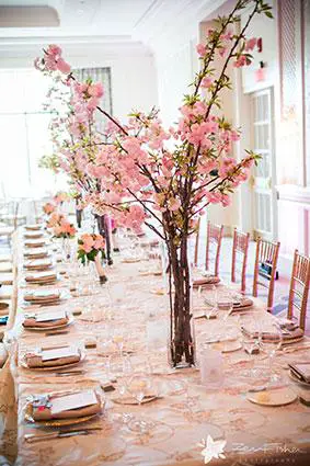 Adornos de mesa con flores de cerezo 