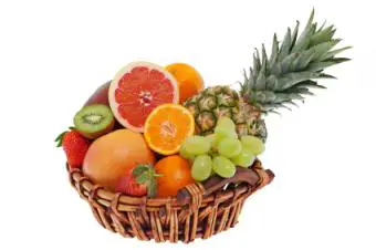 Cesta de frutas con pomelo y naranjas