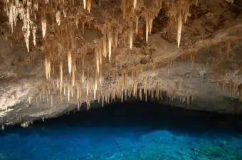 Cueva del lago azul en Bonito, Brasil