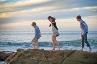 niños en la playa de San Diego California