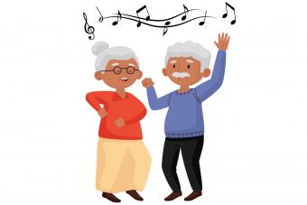 abuela y abuelo bailando