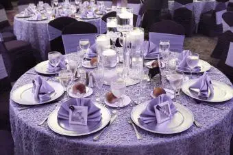 recepción de la boda púrpura 
