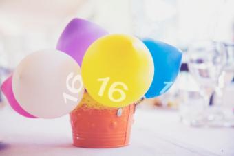 centro de mesa con globos