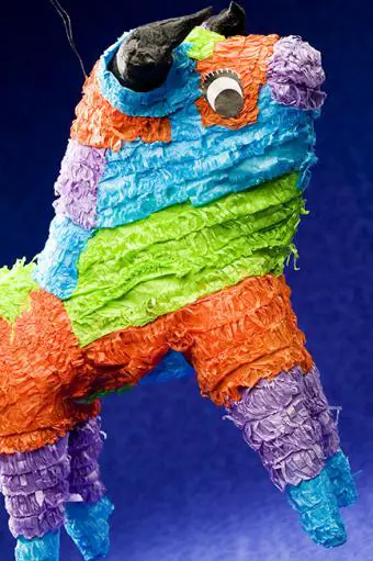 Imagen de una piñata de toro de fiesta de cumpleaños