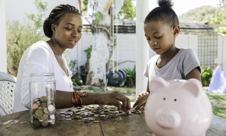 Enseñe a los niños a contar dinero de maneras fáciles y divertidas