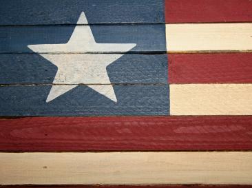 Banderas Americanas de Madera: Tipos y Cómo Usarlas