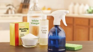 Limpiadores desinfectantes multiusos simples que puede hacer usted mismo