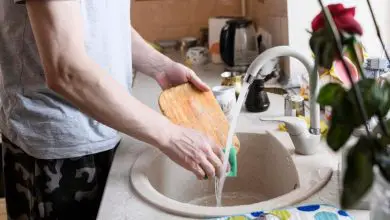 Cómo limpiar una tabla de cortar de madera como un profesional