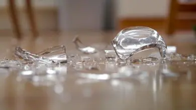 Cómo limpiar cristales rotos de forma rápida y sencilla