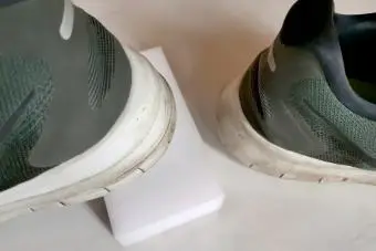 Goma mágica para limpiar las suelas de las zapatillas de deporte de uso diario