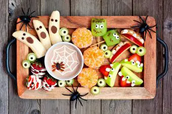 Plato de frutas de la fiesta de cumpleaños de Halloween