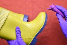 Cómo limpiar zapatos de goma con 3 métodos simples