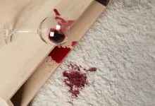 Cómo quitar rápida y fácilmente el vino tinto de la alfombra