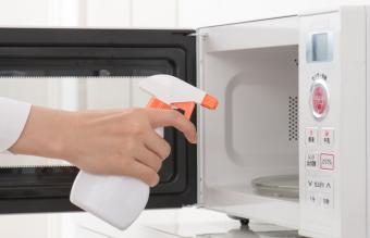 Limpieza del horno microondas