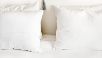 Cómo limpiar las almohadas para verse y sentirse frescas