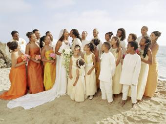 https://cf.ltkcdn.net/celebrations/weddings/images/slide/340946-850x634-la-beach-wedding-78405240.jpg